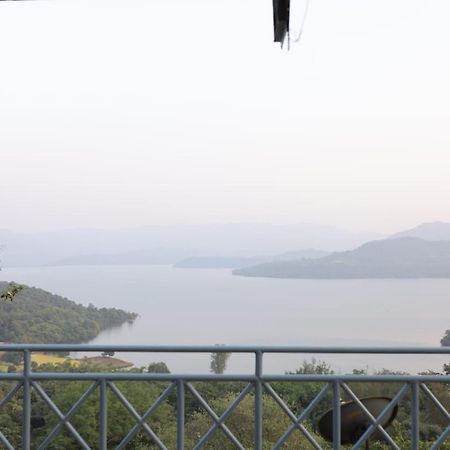 Nisarg Farm Mulshi Bed & Breakfast Bagian luar foto
