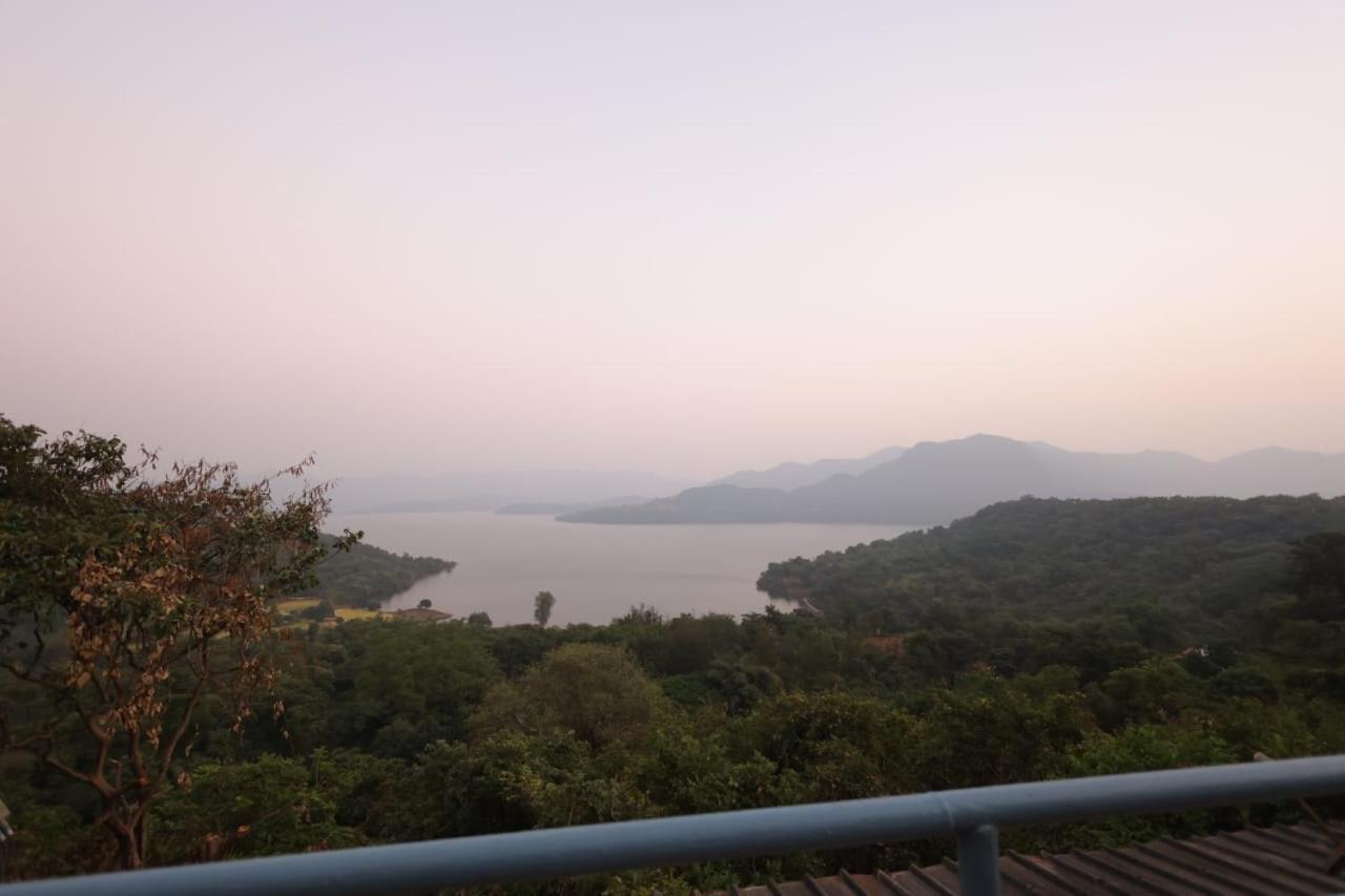 Nisarg Farm Mulshi Bed & Breakfast Bagian luar foto