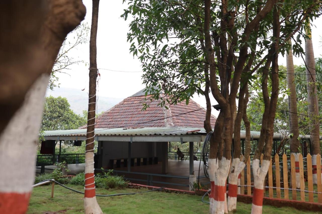 Nisarg Farm Mulshi Bed & Breakfast Bagian luar foto